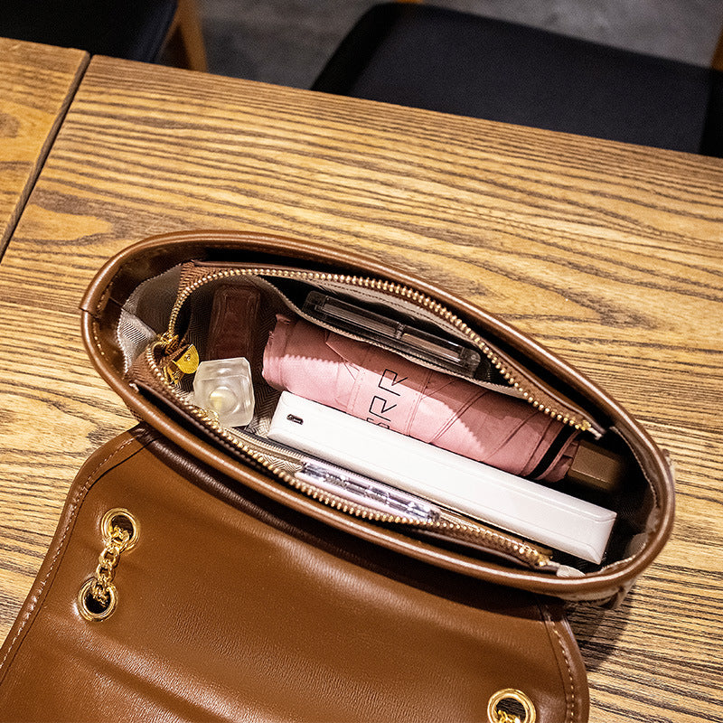 New Fashion Retro Design Chain Bag Versatile One Shoulder Crossbody Bag（rabbit included)