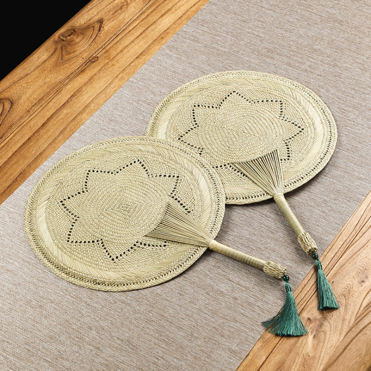 Hand-Woven Fan Cattail Leaf Braided Fan