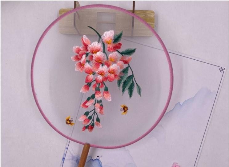 Embroidered Round Fan silk Fan For Wedding Event Party Decor Gift (9  styles  available)
